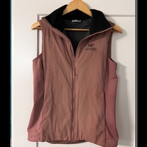 Arc’Teryx Women’s Atom LT Vest in Momentum Pink